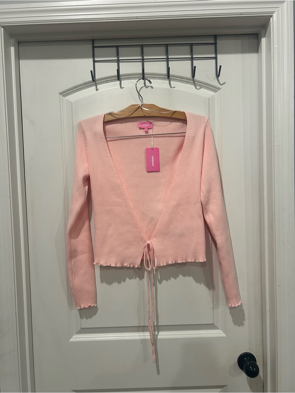 Edikted Light Pink Cropped Tie-Front Knit Cardigan see small hole in backside
